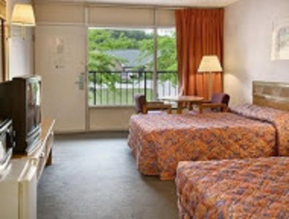 Town And Country Inn Suites Spindale Forest City Bagian luar foto