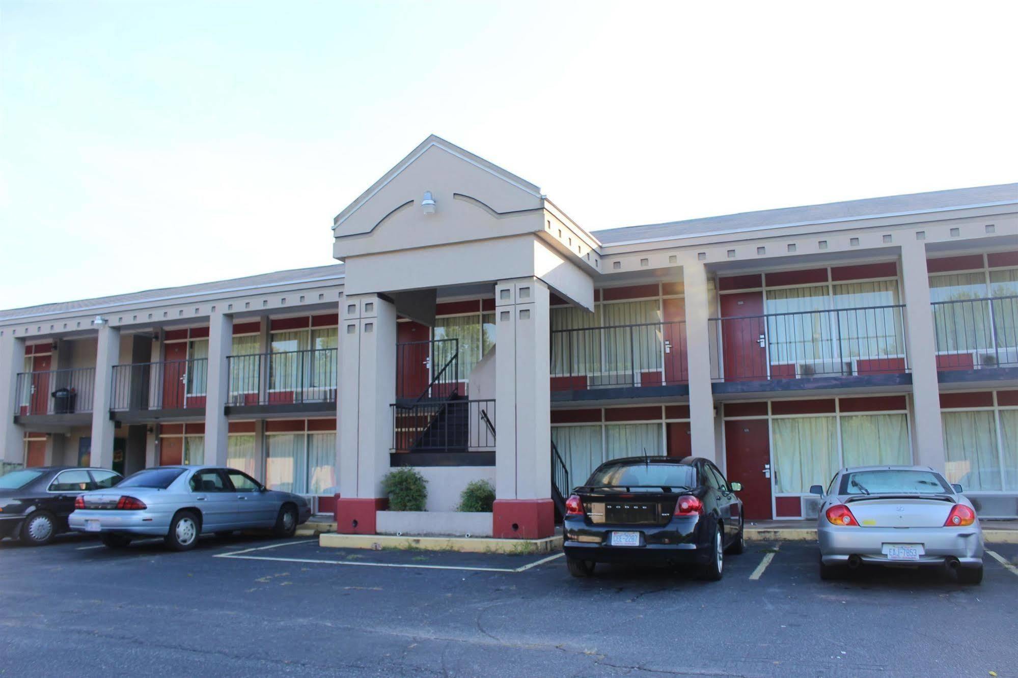 Town And Country Inn Suites Spindale Forest City Bagian luar foto
